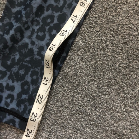Zyia Cheetah Print Scrunch Butt Leggings - Picture 3 of 5